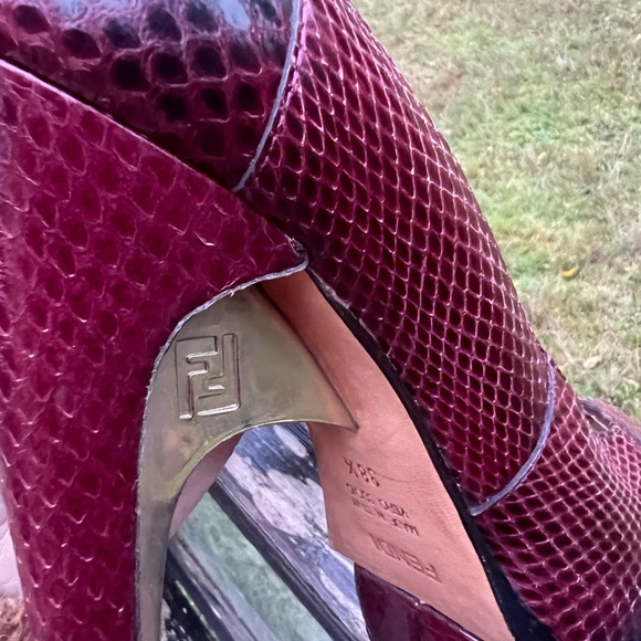 FENDI Burgundy Red Snakeskin Leather Gold Platforms Heels Pumps Rare - Picture 4 of 16